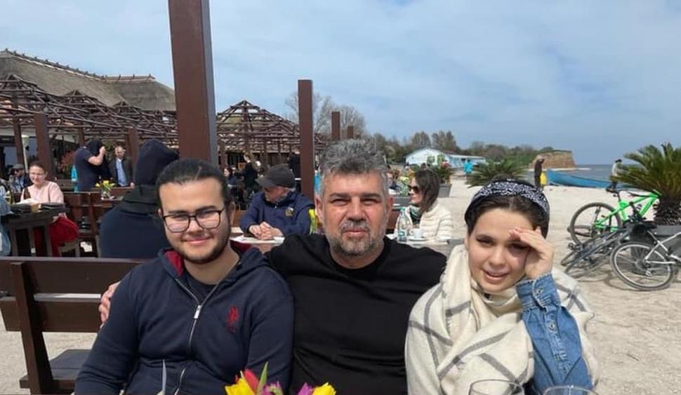 Premierul Marcel Ciolacu, socru mare. Fiul său, Filip, se căsătoreşte cu Alexa Iris 856032