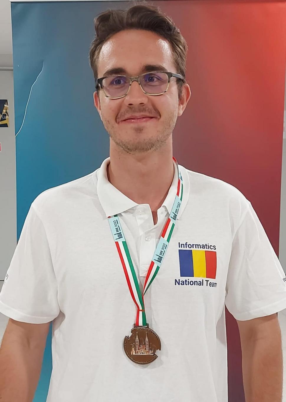 Ministerul Educaţiei: "România se menţine pe locul 2 în clasamentul mondial ”all-time” în Hall of Fame-ul Olimpiadei Internaționale de Informatică" 856251