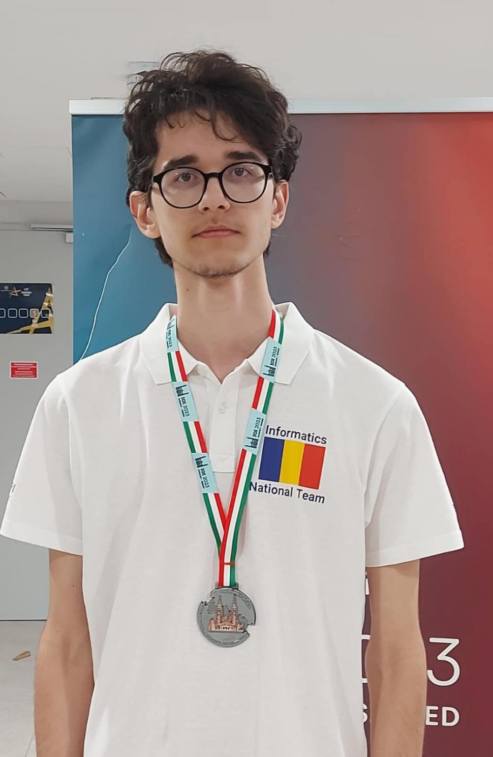 Ministerul Educaţiei: "România se menţine pe locul 2 în clasamentul mondial ”all-time” în Hall of Fame-ul Olimpiadei Internaționale de Informatică" 856252