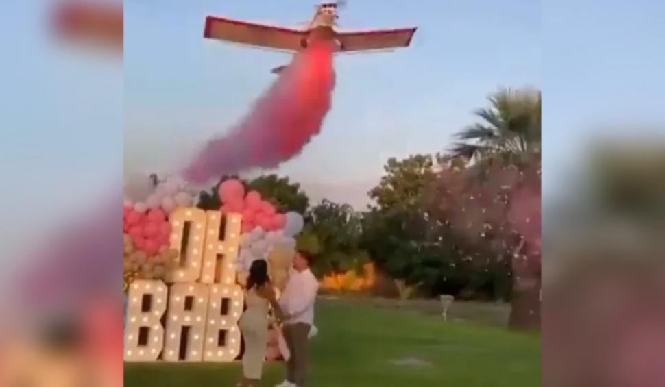 Un pilot a murit după ce avionul pe care îl pilota s-a prăbuşit în timpul unei petreceri, în Mexic 856379