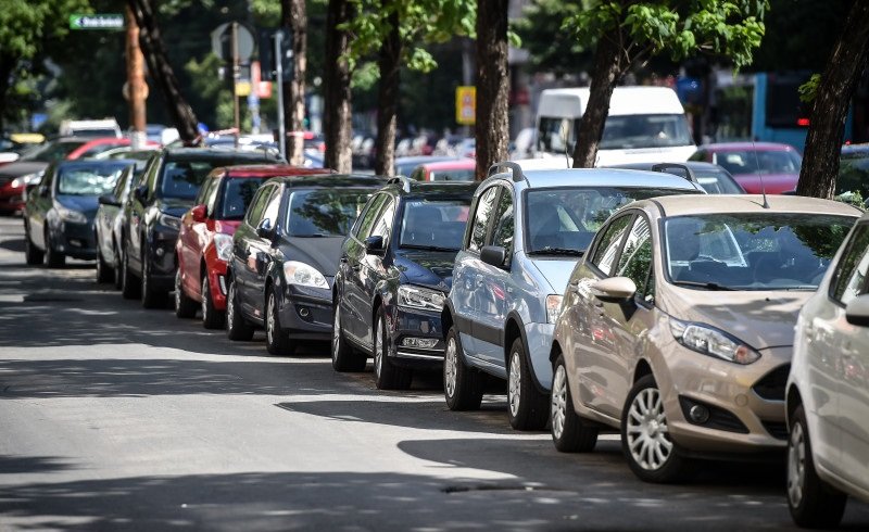 Românii cumpără tot mai multe mașini noi | Cea mai căutată marcă auto din ţara noastră