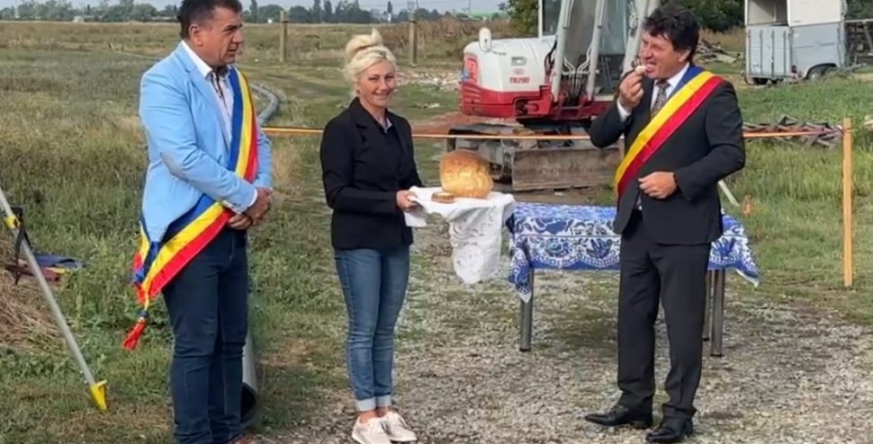 O nouă "culme" a administraţiei locale: Inaugurare cu pâine, sare şi panglică la o lucrare neîncepută, la Arad