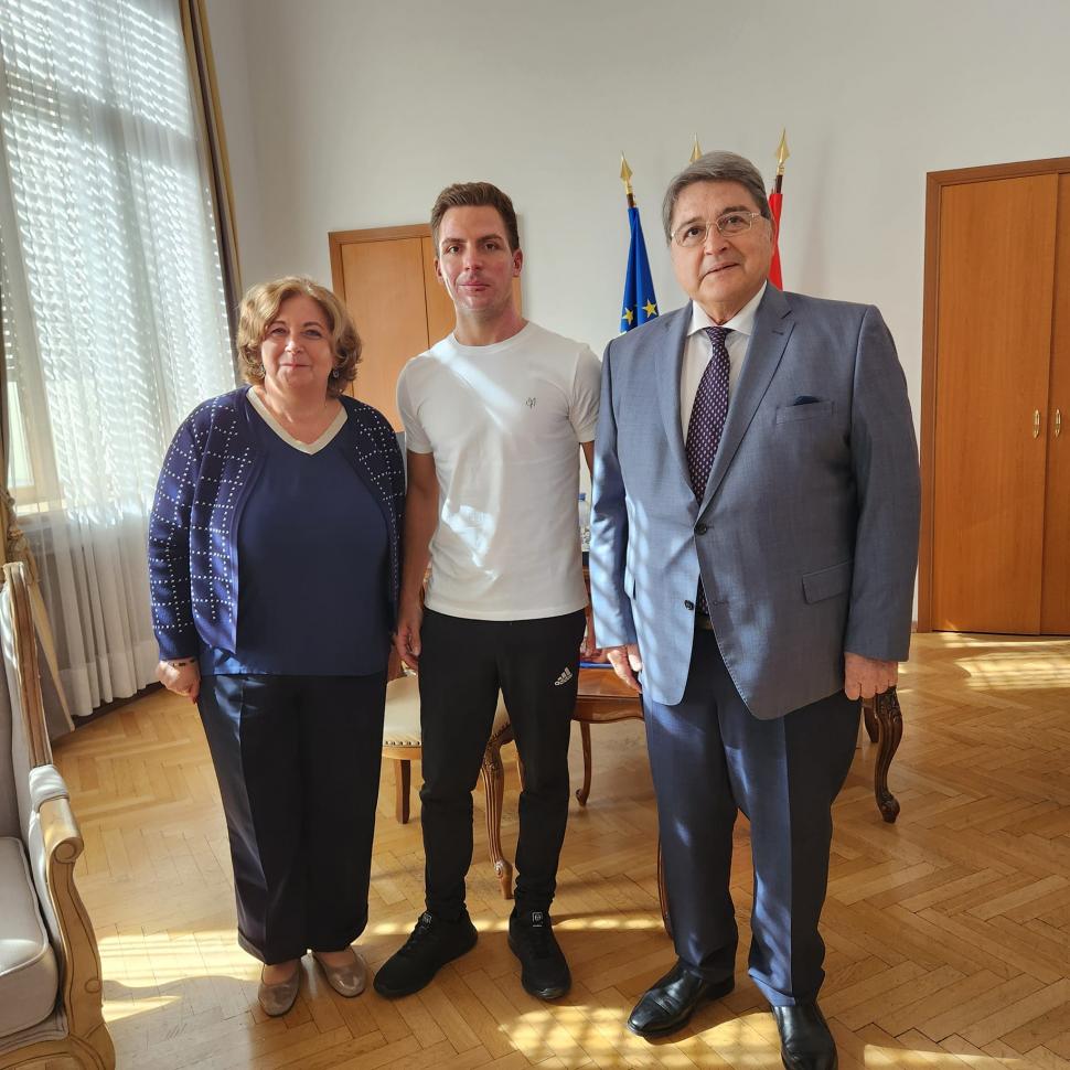 "Mă întorc la muncă, e treabă de făcut!" | Radu, unul dintre pompierii răniți la Crevedia și tratați în străinătate, a fost externat 856620