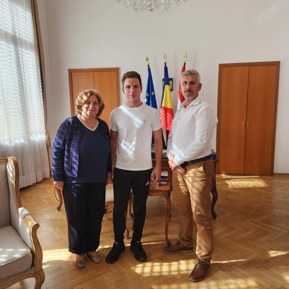 "Mă întorc la muncă, e treabă de făcut!" | Radu, unul dintre pompierii răniți la Crevedia și tratați în străinătate, a fost externat 856621