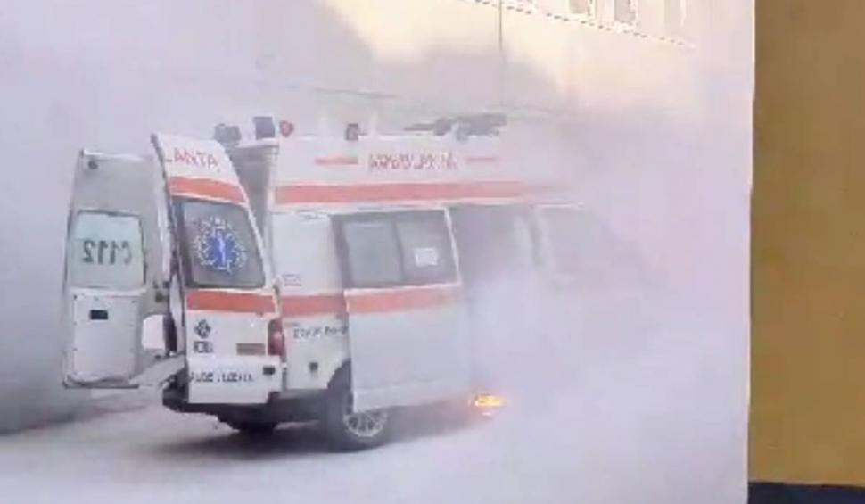 Incendiu la o ambulanță în fața spitalului, în Constanța 856751