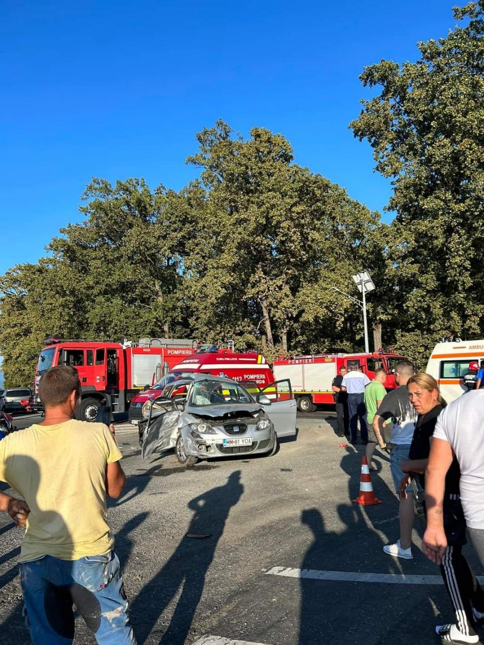 Mai mulți răniți, printre care și un copil, în urma unui accident grav între o mașină și un TIR, în județul Maramureș. A fost chemat elicopterul SMURD 856755