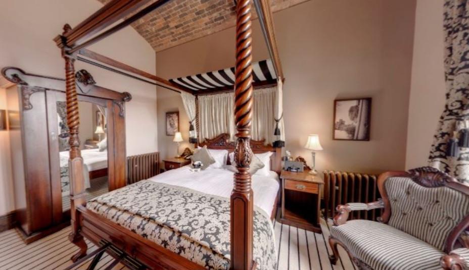 Cazare la castel, cu istorie și legende "la pachet" 856930