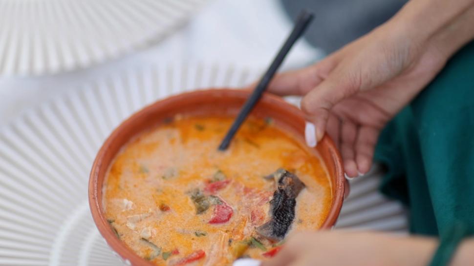 Storceagul, numit şi regina ciorbelor din peşte, a fost preparatul lui Rosse Stan în prima ediţie "Gătit la costum", sezonul 5 857109