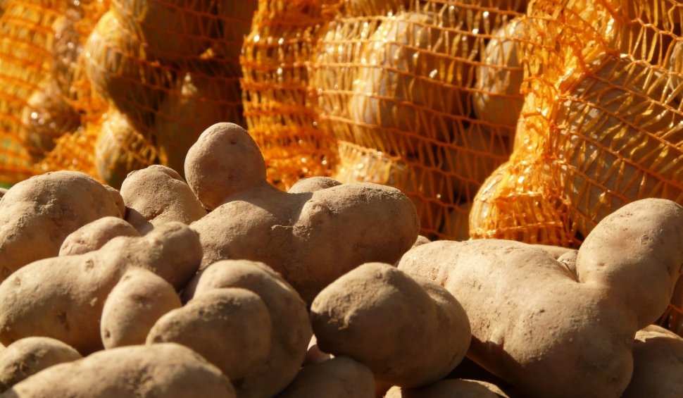 "Plătesc pentru cartofi și găsesc pietre?” | Păţania unei femei la un magazin din Alba