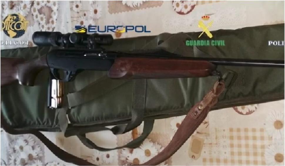 Rețea uriașă de trafic de arme și droguri descoperită în România  857715