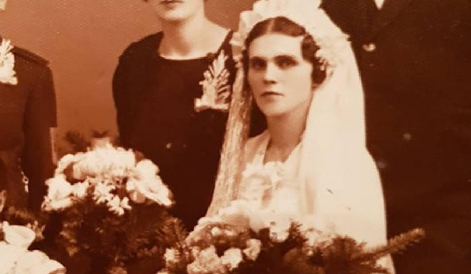 Povestea Margaretei, mireasa care a murit în ziua nunții, într-un accident de mașină. Oamenii spun că își caută și acum soțul pe "Drumul Crucilor"  857791