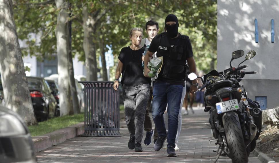 Tatăl lui Vlad Pascu, ieşire nervoasă de la DIICOT: A accelerat şi a intrat cu motocicleta în jurnalişti 858133