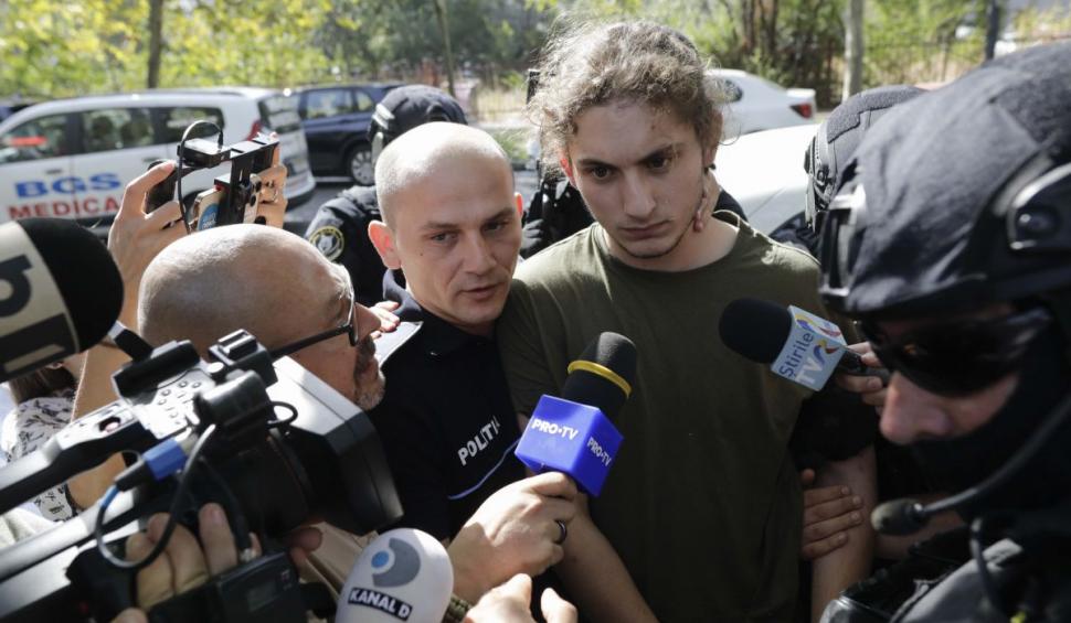 Tatăl lui Vlad Pascu, ieşire nervoasă de la DIICOT: A accelerat şi a intrat cu motocicleta în jurnalişti 858136