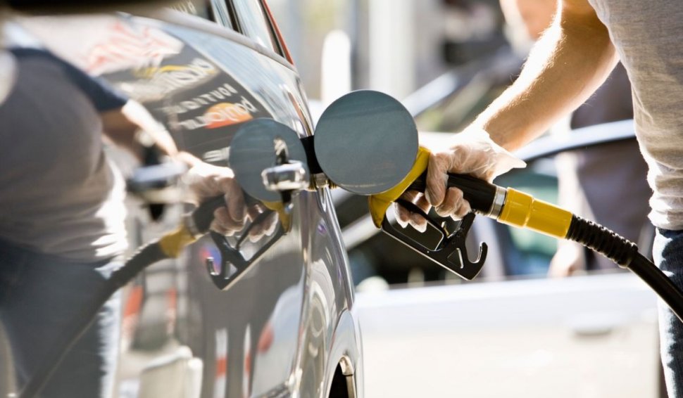 Motorina se ieftineşte uşor, benzina se scumpeşte. Preţul carburanţilor în România, astăzi, 14 septembrie 2023