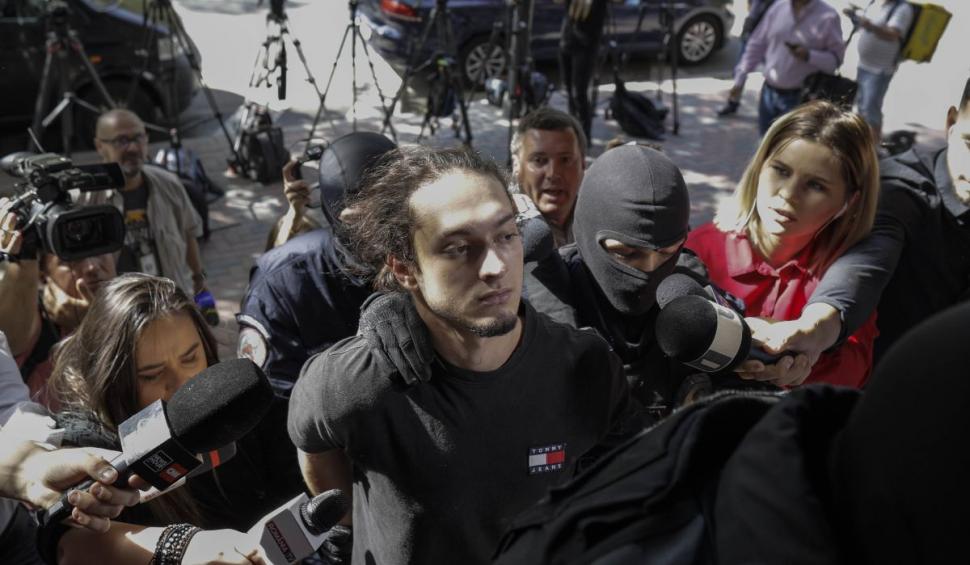 Vlad Pascu, adus în cătuşe de la Constanţa la DIICOT Bucureşti: "Nu pot da timpul înapoi. Îmi pare rău!" 858030