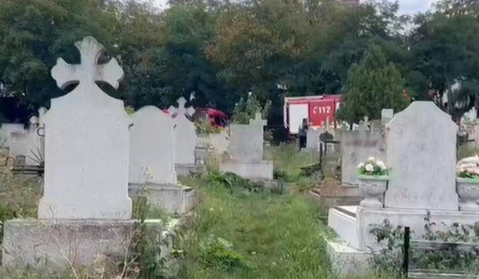 O femeie a murit după ce a căzut o cruce peste ea într-un cimitir din Cluj 858306