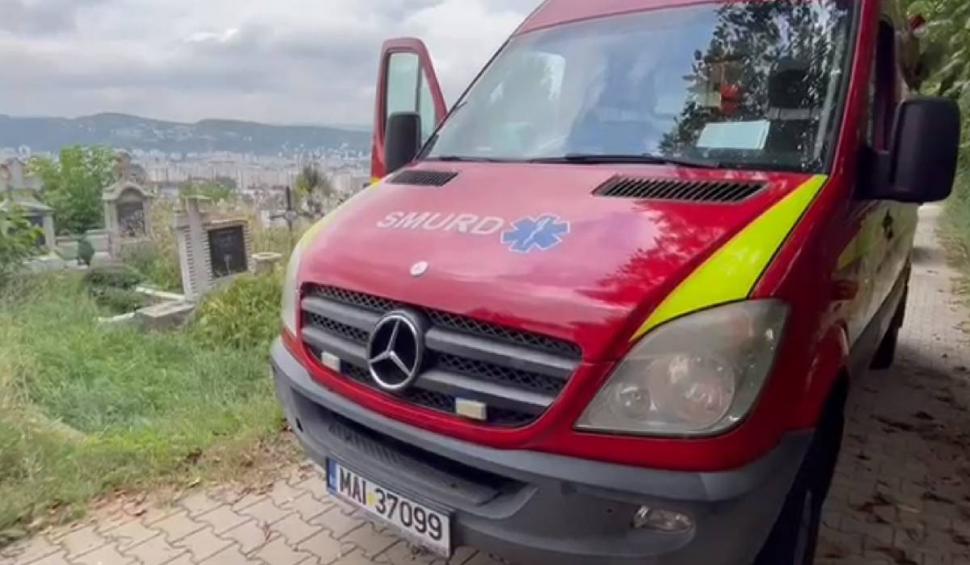 O femeie a murit după ce a căzut o cruce peste ea într-un cimitir din Cluj 858307