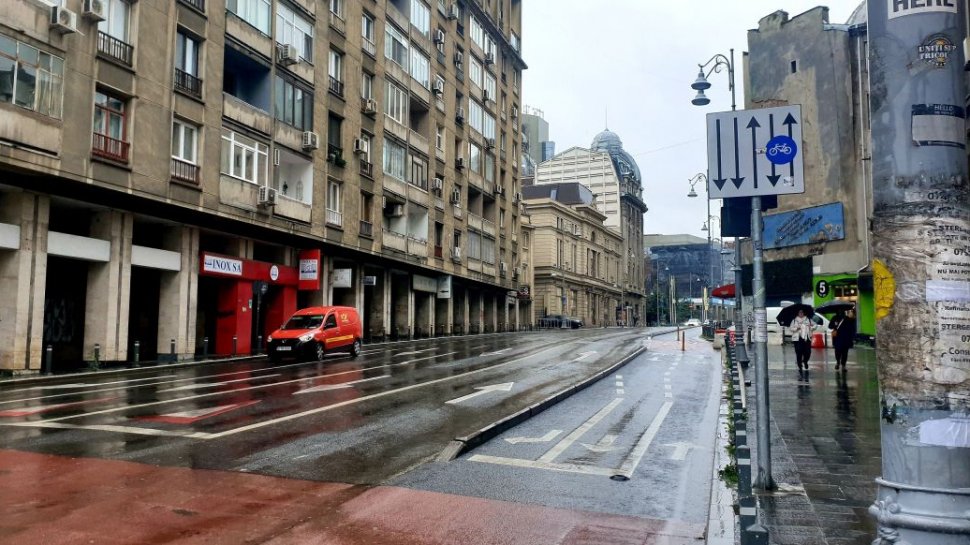 Furtună și vijelie, vineri, în București! Cod galben de vreme rea în Capitală