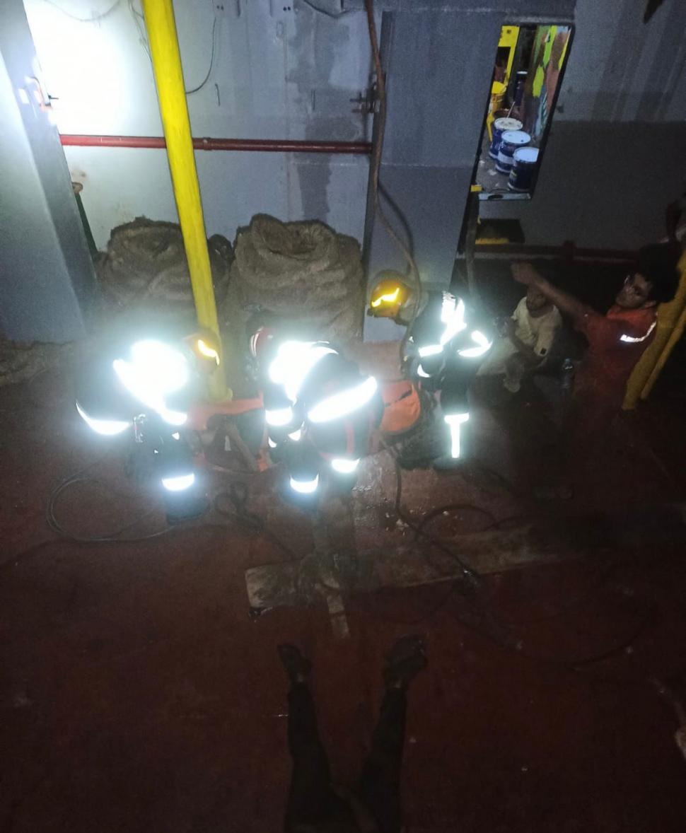 Intervenție de urgență pe Dunăre. Șase marinari s-au intoxicat în buncărul unei nave sub pavilion Comores 858449