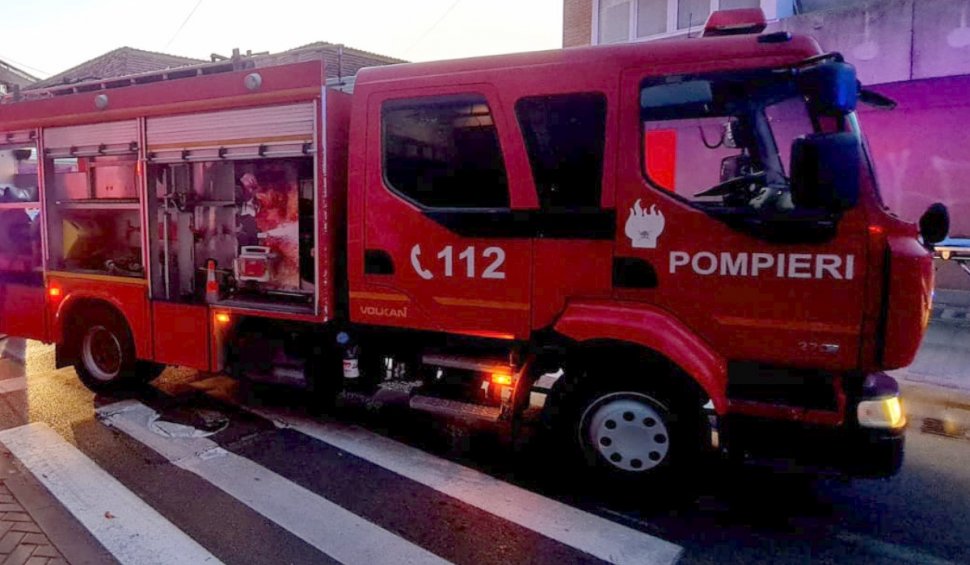 Incendiu într-o benzinărie din Constanța! A luat foc acoperișul