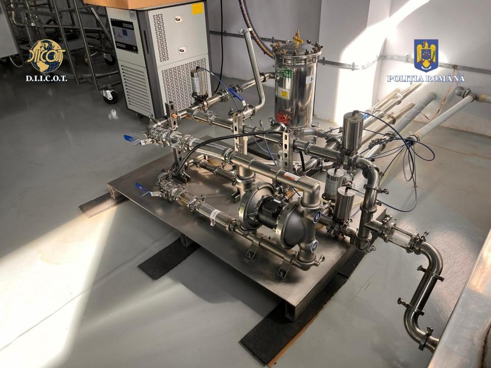 Prăjituri, jeleuri şi dispozitive de vapat cu droguri, vândute inclusiv copiilor de zeci de firme din toată ţara 858859