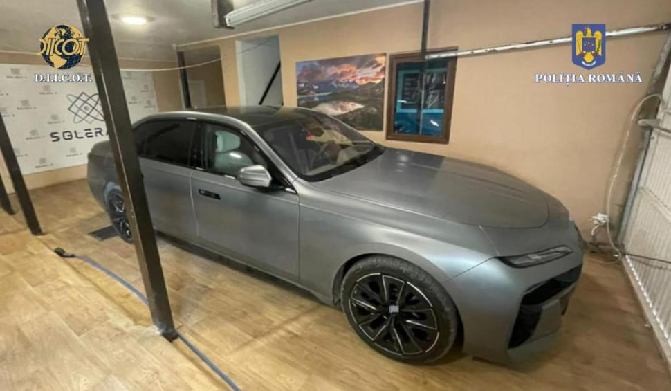 Procurorii DIICOT au confiscat trei maşini de lux, după percheziţiile făcute acasă la milionarul Călin Donca 858890