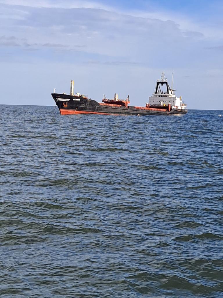 Explozie la bordul unei nave de marfă, la Sulina! 12 marinari au fost evacuați, unul este rănit 859007