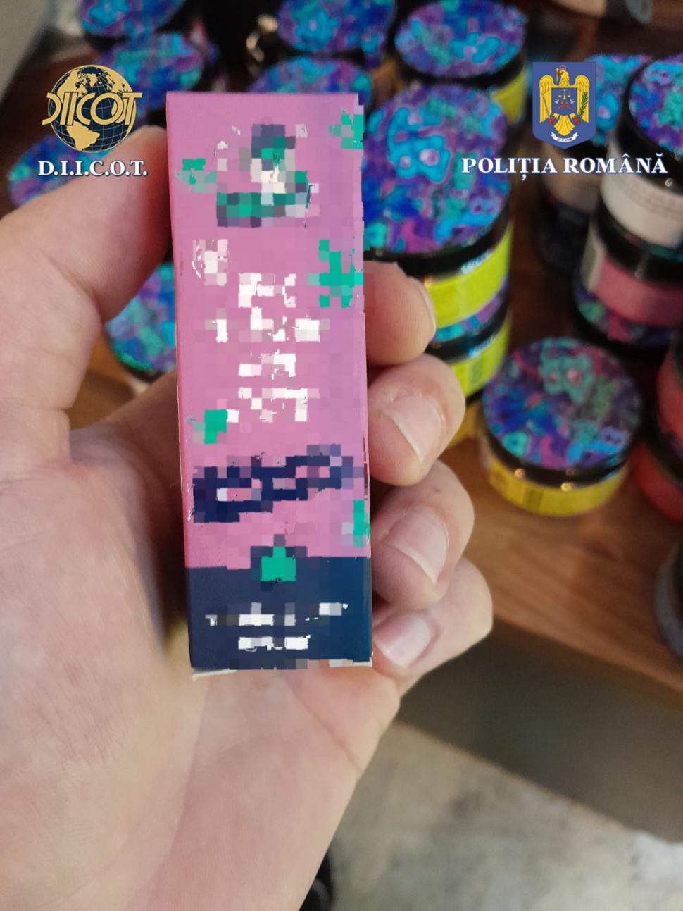 Un polițist ambala dulciuri cu droguri în "Fabrica de vise" din Iași  | Un psiholog și un canadian, printre cei reținuți 859073