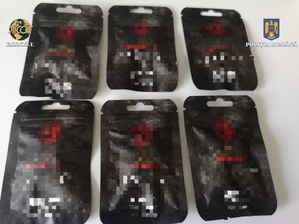 Un polițist ambala dulciuri cu droguri în "Fabrica de vise" din Iași  | Un psiholog și un canadian, printre cei reținuți 859075