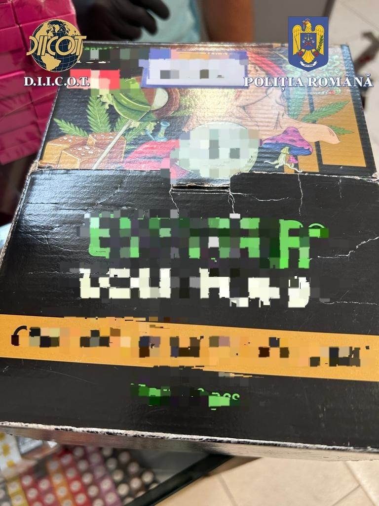 Un polițist ambala dulciuri cu droguri în "Fabrica de vise" din Iași  | Un psiholog și un canadian, printre cei reținuți 859079