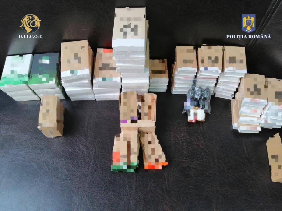 Un polițist ambala dulciuri cu droguri în "Fabrica de vise" din Iași  | Un psiholog și un canadian, printre cei reținuți 859086