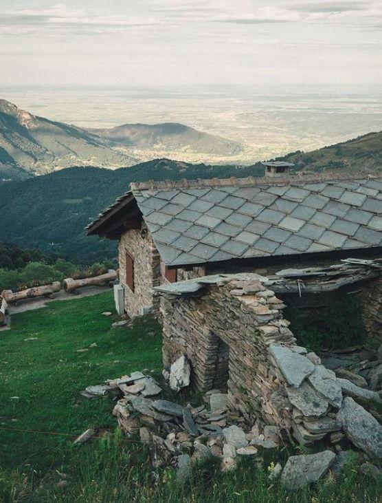 Un bărbat face senzație pe Youtube. Fiecare episod al său începe cu liniștea din munți 859425