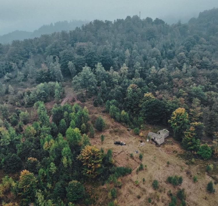 Un bărbat face senzație pe Youtube. Fiecare episod al său începe cu liniștea din munți 859430