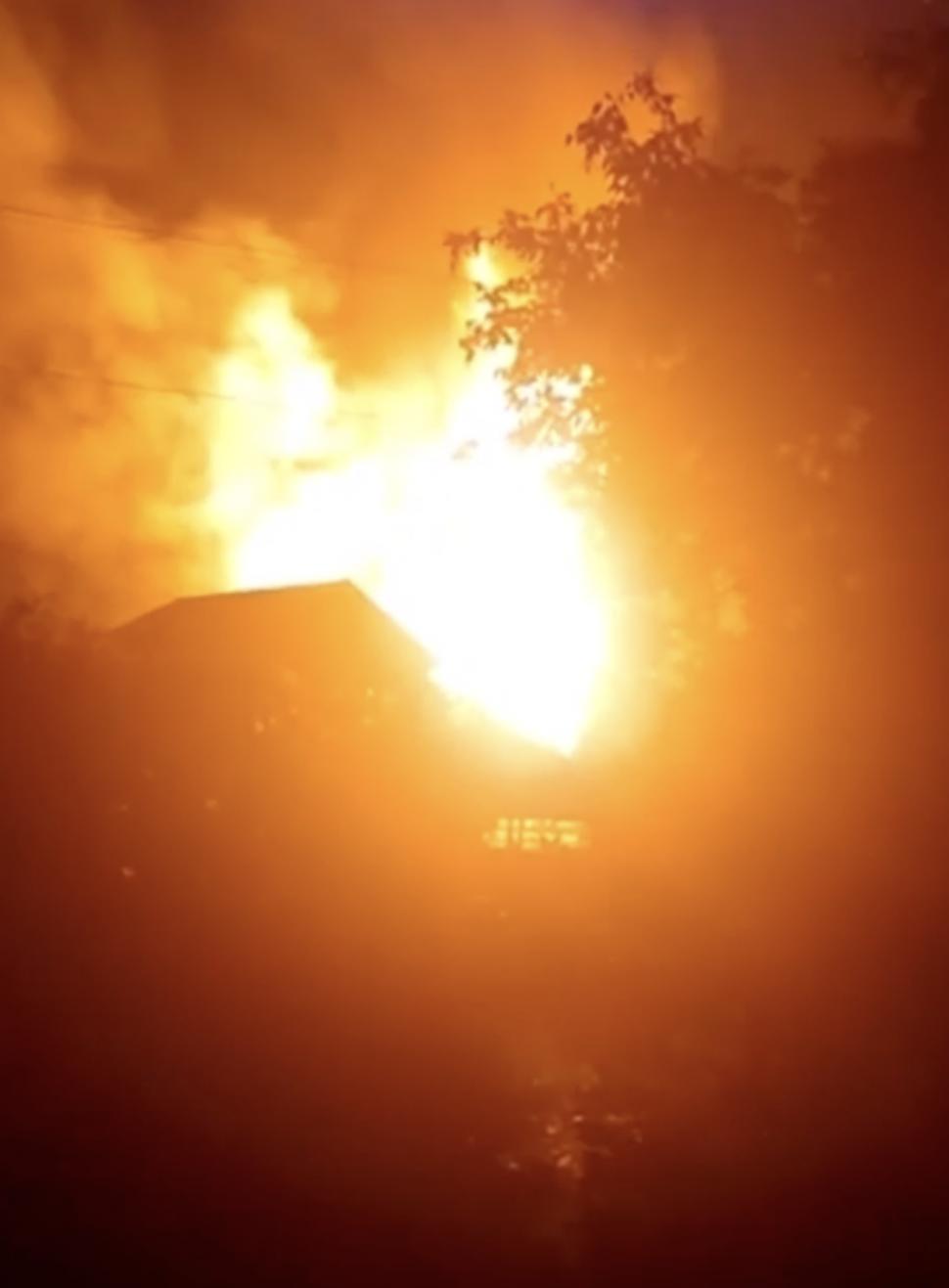 Momentul exploziei de la magistrala de gaz din Călimăneşti, surprins de o cameră de supraveghere  859238