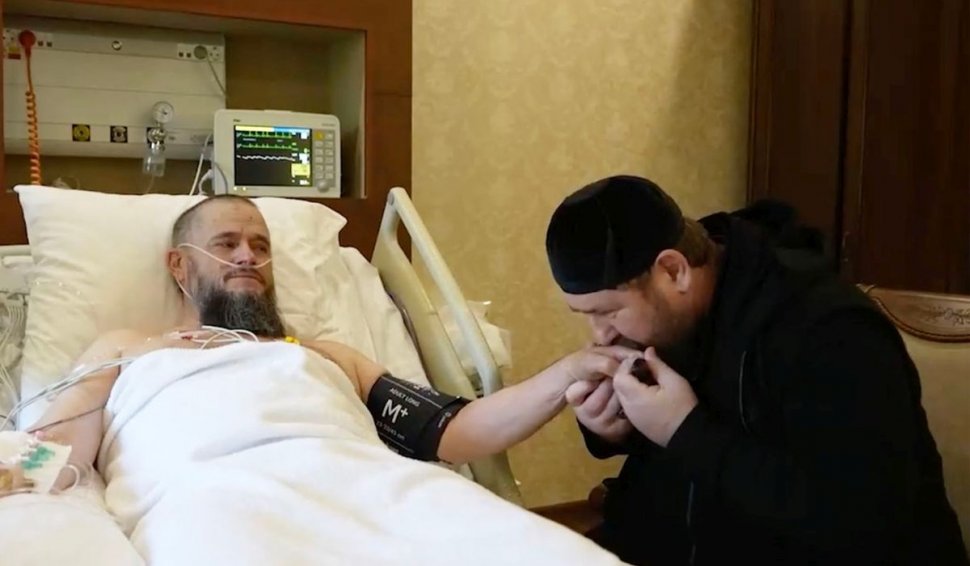 Ramzan Kadîrov s-a filmat în spital, la Moscova, pentru a dovedi că nu-i nici bolnav, nici mort