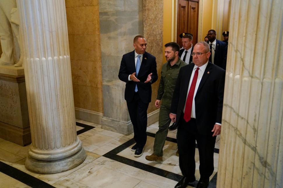 Război în Ucraina, ziua 575 | Zelenski, în fața senatorilor americani: "Dacă nu primim ajutor, pierdem războiul!" 859434