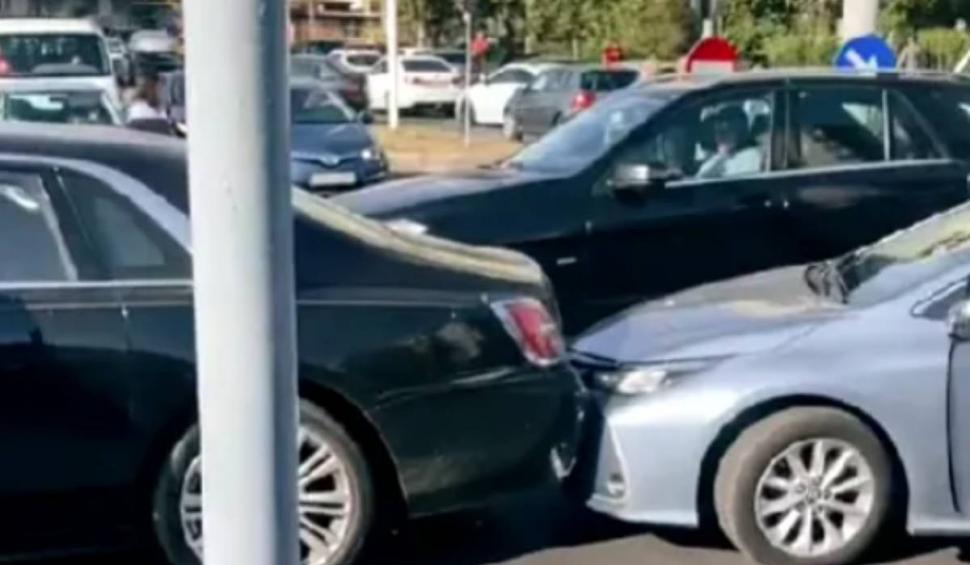 Gigi Becali, implicat într-un accident rutier. O tânără i-a șifonat bolidul de lux 859657