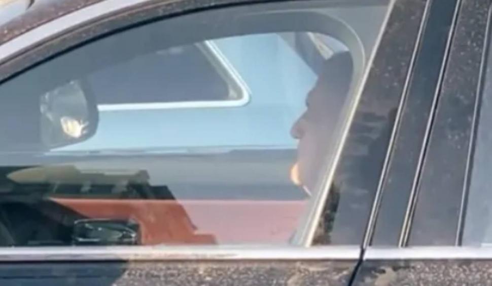 Gigi Becali, implicat într-un accident rutier. O tânără i-a șifonat bolidul de lux 859658