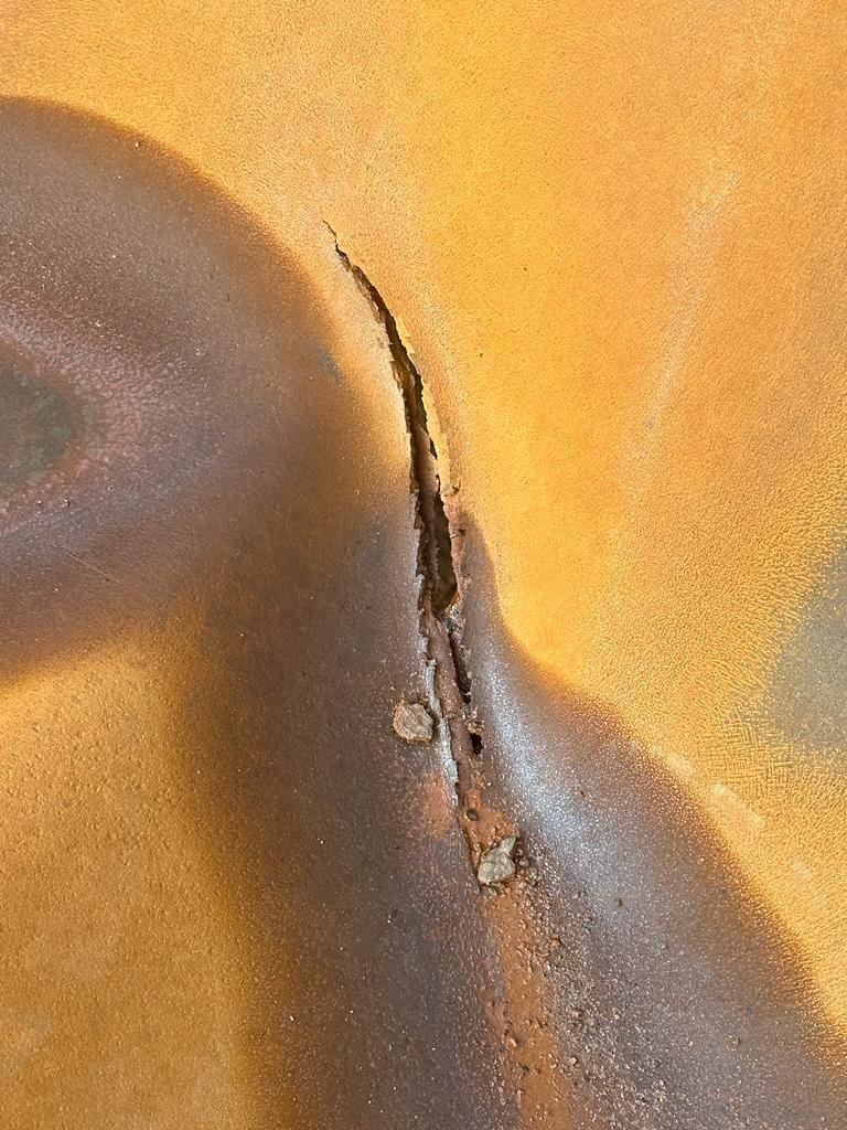 Surse: Fisuri găsite în conducta de gaze explodată care ar fi produs tragedia de la Călimăneşti. Zona era delimitată 859498