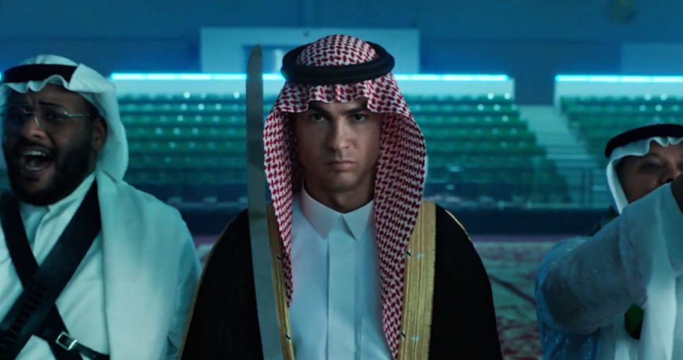 Cristiano Ronaldo, în ţinută tradiţională saudită de ziua naţională a Arabiei Saudite