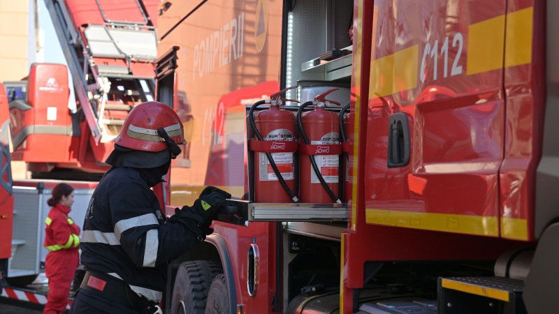Bărbat mort într-un incendiu în Neamţ, după ce a lăsat aragazul nesupravegheat
