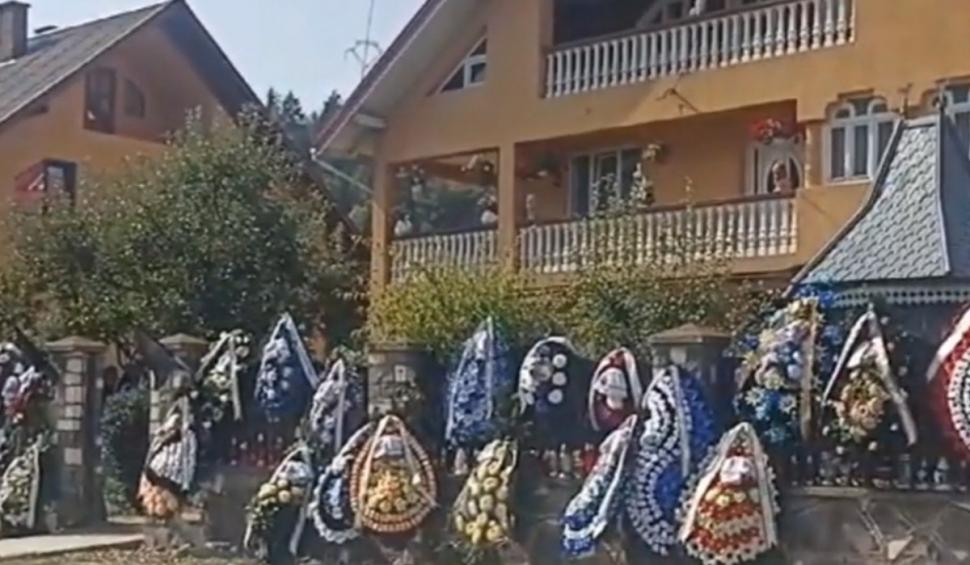 "Lacrimi, durere şi copii rămaşi fără părinţi" | Muncitorii morţi la explozia de la Călimăneşti au fost conduşi pe ultimul drum 859790