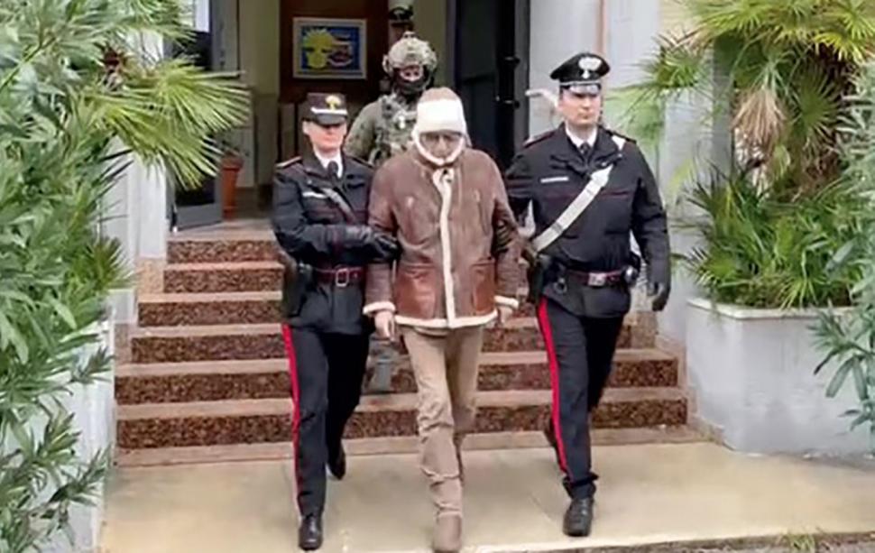 A murit şeful mafiei siciliene. Matteo Messina Denaro, supranumit "ultimul naş", a fost unul dintre cei mai cruzi interlopi din ultimele decenii 859840