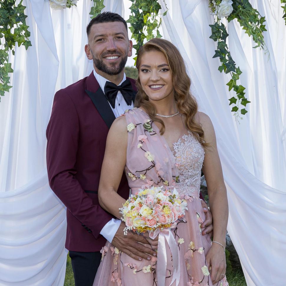 Nuntă de poveste în lumea sportului: Canotorii Adriana Ailincăi şi Constantin Adam s-au căsătorit religios | "Performanța se face în familie" 859860