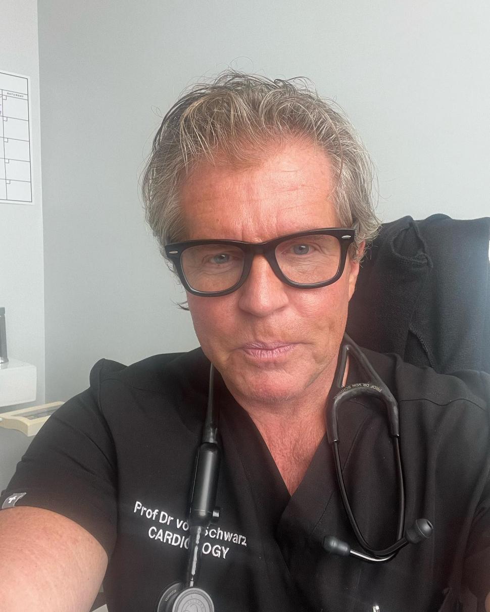 Oamenii ar putea trăi şi munci până la 120 de ani! Explicaţia şi recomandările unui medic renumit: "Putem crea prelungirea vieții" 859852