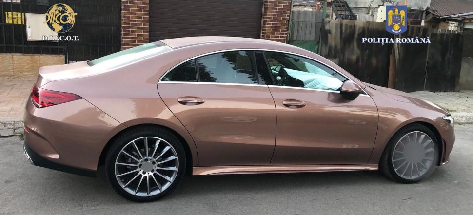 Mai multe tinere recrutate ca dansatoare într-un club pentru adulți din Constanța, obligate să se prostitueze  860171