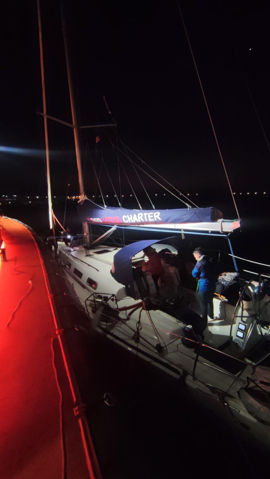 Un vas în pericol să se scufunde la Vama Veche a cerut ajutor, azi-noapte. Salvatorii români au intervenit în condiții de vânt puternic 860051