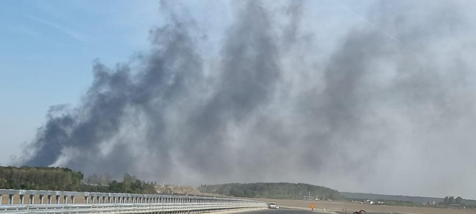 Incendiu de proporții în Sintești, Ilfov. A fost emis mesaj RO-ALERT 860358