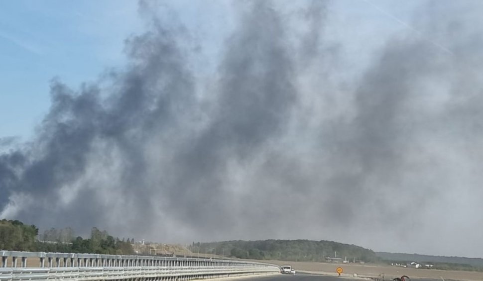 Incendiu de proporții în Sintești, Ilfov. A fost emis mesaj RO-ALERT