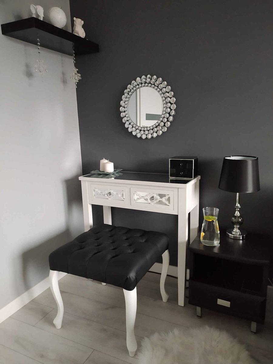 Scaune confortabile pentru masa de toaletă. Care este cea mai bună alegere 860277